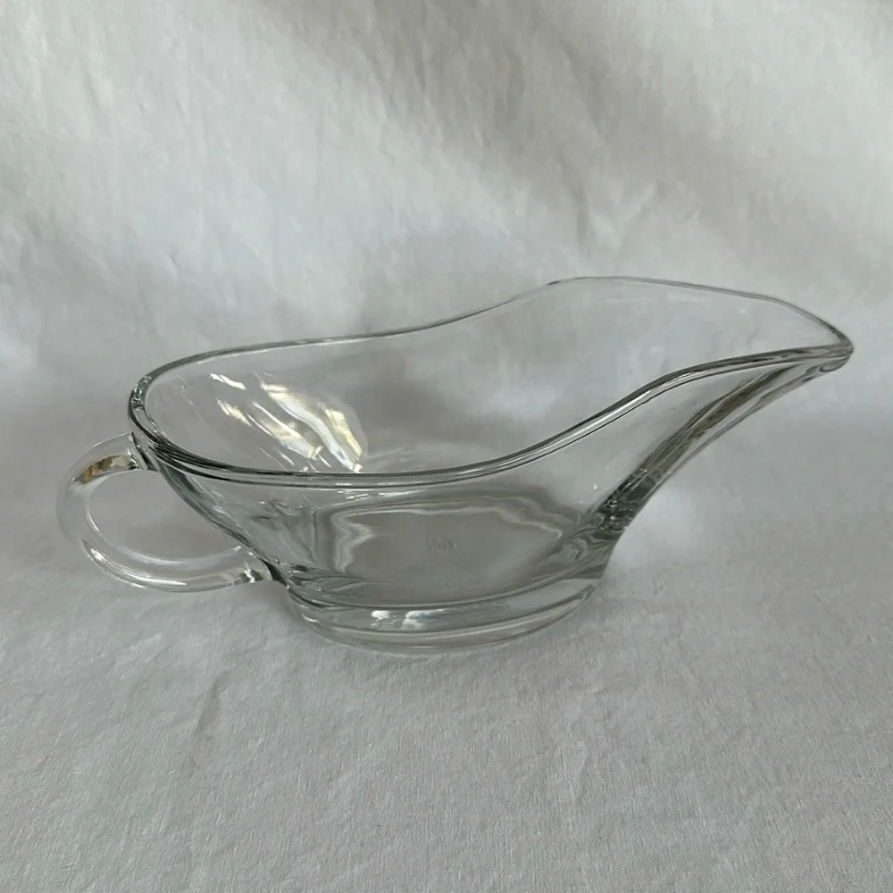 Anchor Hocking clear glass gravy boat